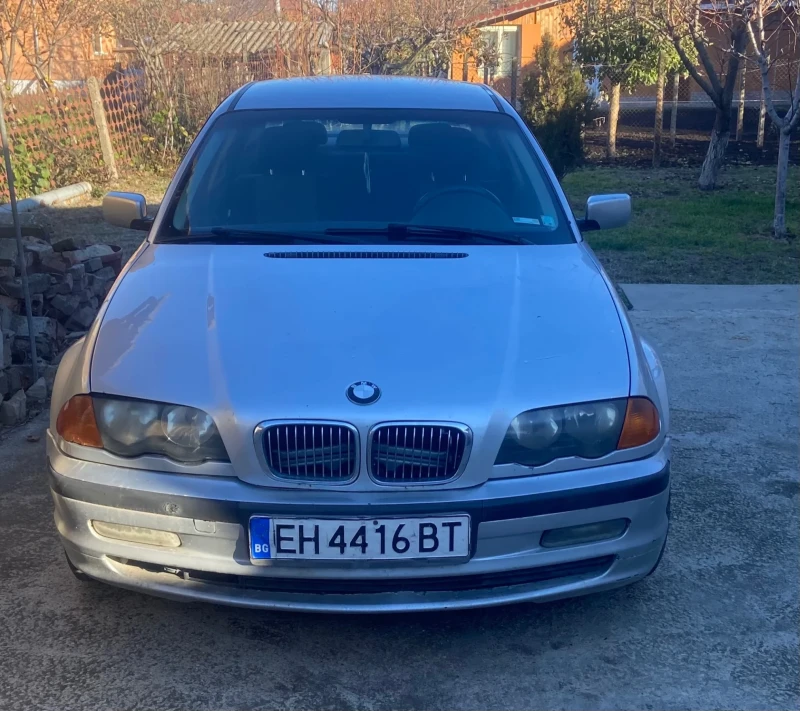 BMW 320, снимка 1 - Автомобили и джипове - 48174100