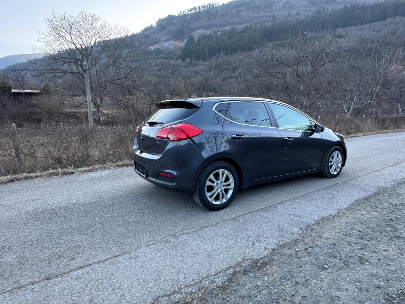 Kia Ceed, снимка 4 - Автомобили и джипове - 49075345