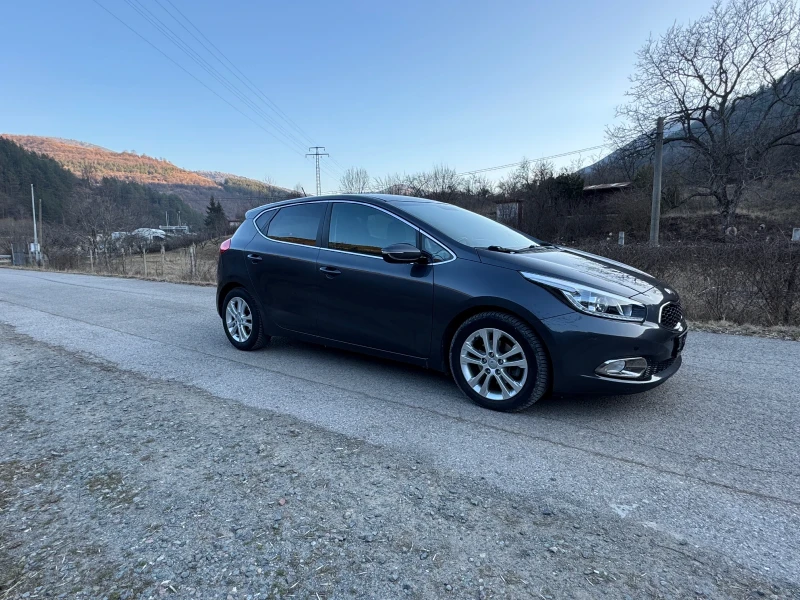 Kia Ceed, снимка 2 - Автомобили и джипове - 49075345