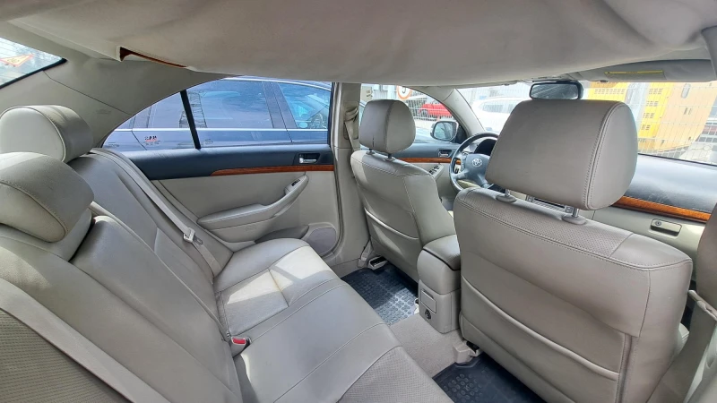 Toyota Avensis, снимка 17 - Автомобили и джипове - 52883158