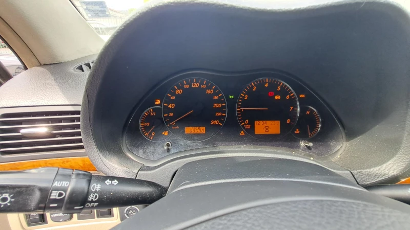 Toyota Avensis, снимка 14 - Автомобили и джипове - 52883158