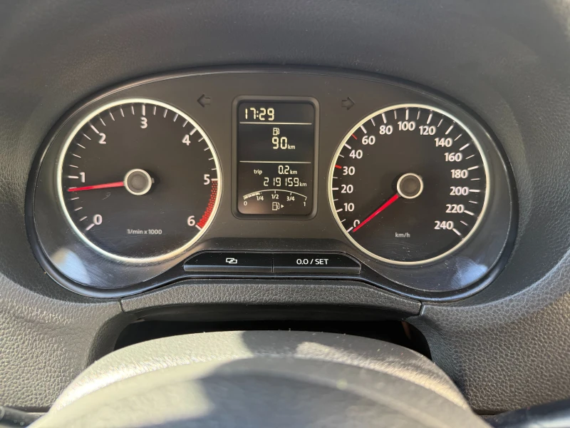 VW Polo 1.6 TDI 90коня, снимка 12 - Автомобили и джипове - 51817813