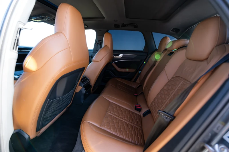 Audi Rs6 Avant/ Soft Close/ Downpipe / Service, снимка 8 - Автомобили и джипове - 52507853