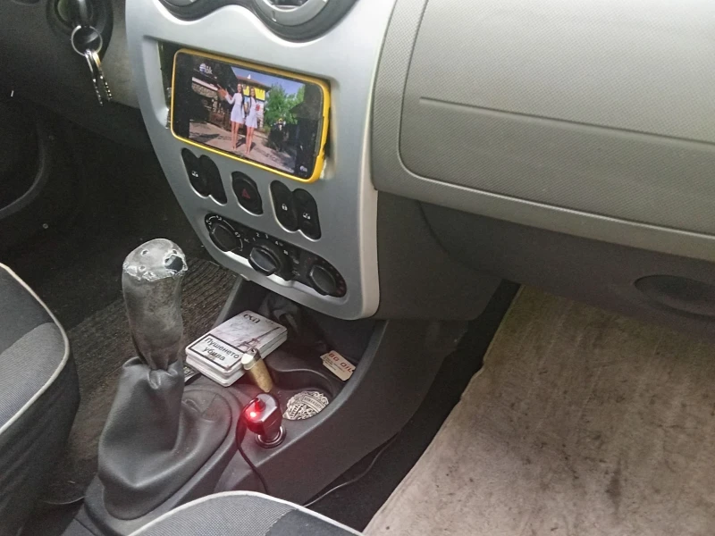 Dacia Logan, снимка 10 - Автомобили и джипове - 52941575