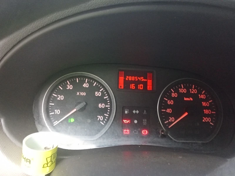 Dacia Logan, снимка 8 - Автомобили и джипове - 52941575