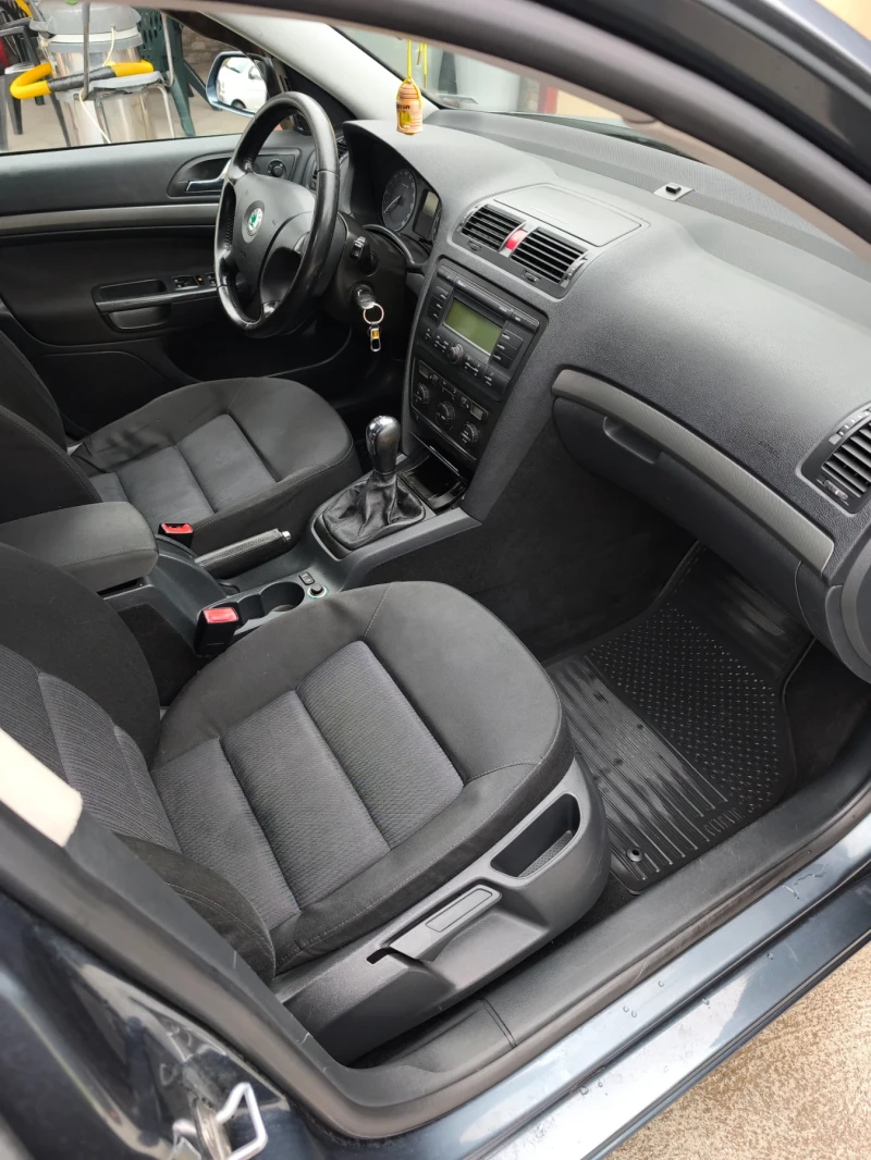 Skoda Octavia, снимка 4 - Автомобили и джипове - 52658482