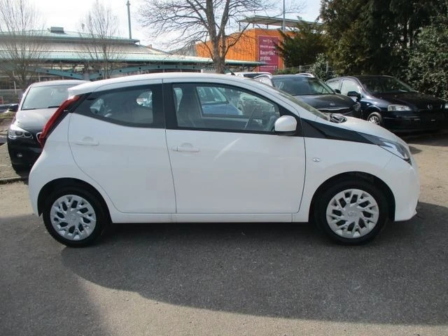 Toyota Aygo  1.0 VVT-i 5T, снимка 6 - Автомобили и джипове - 45596714