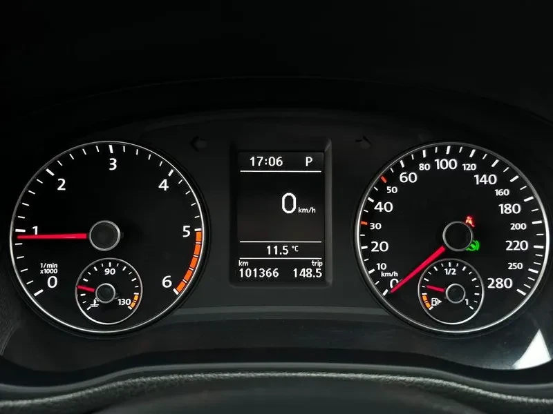 VW Passat 2.0 TDI, снимка 8 - Автомобили и джипове - 54298570