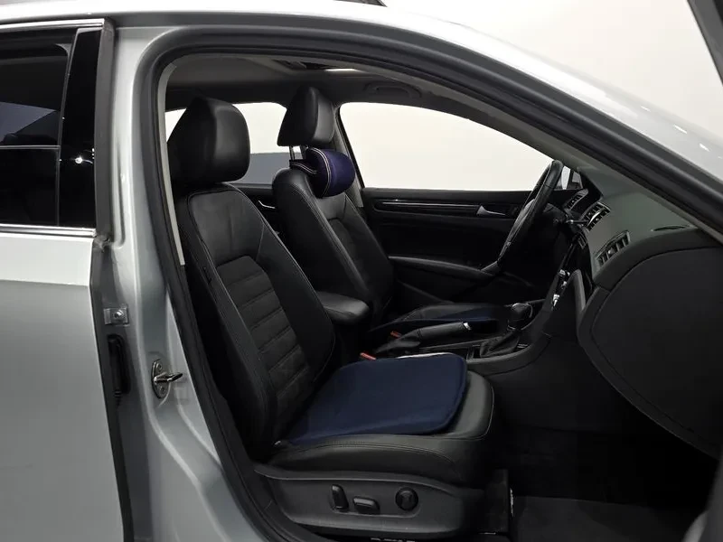 VW Passat 2.0 TDI, снимка 10 - Автомобили и джипове - 54298570