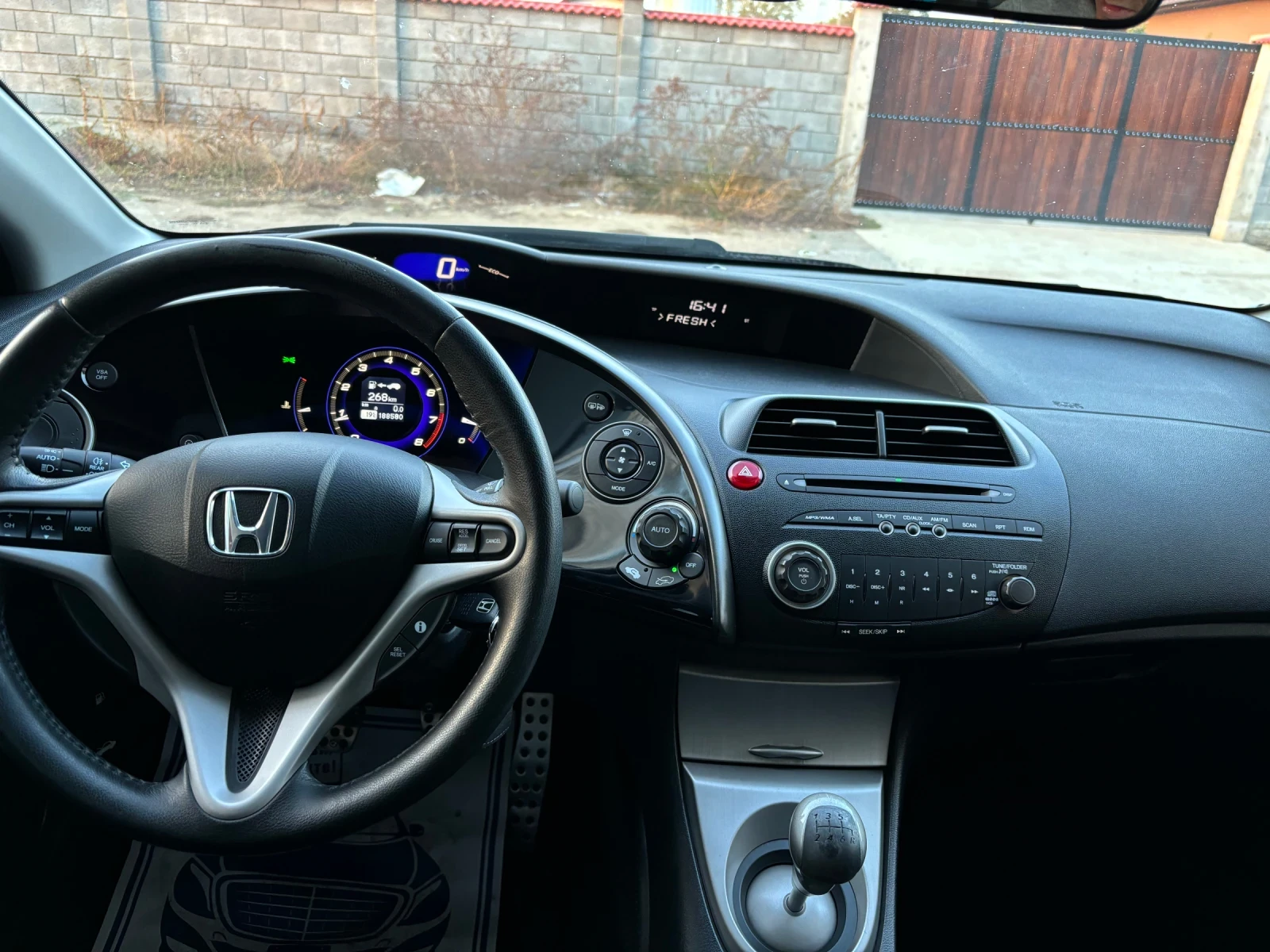 Honda Civic 1.8i SWISS - изображение 10