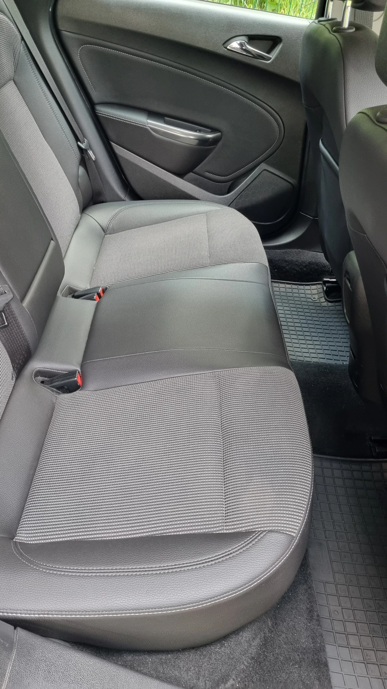 Opel Astra 1, 4 турбо COSMO - изображение 6