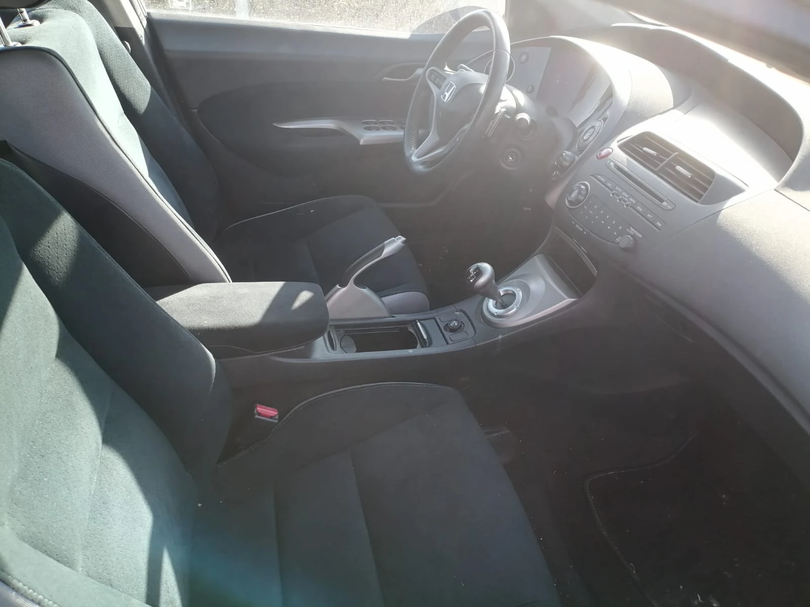 Honda Civic 1.8 I-VTEC AUTOMATIC - изображение 2