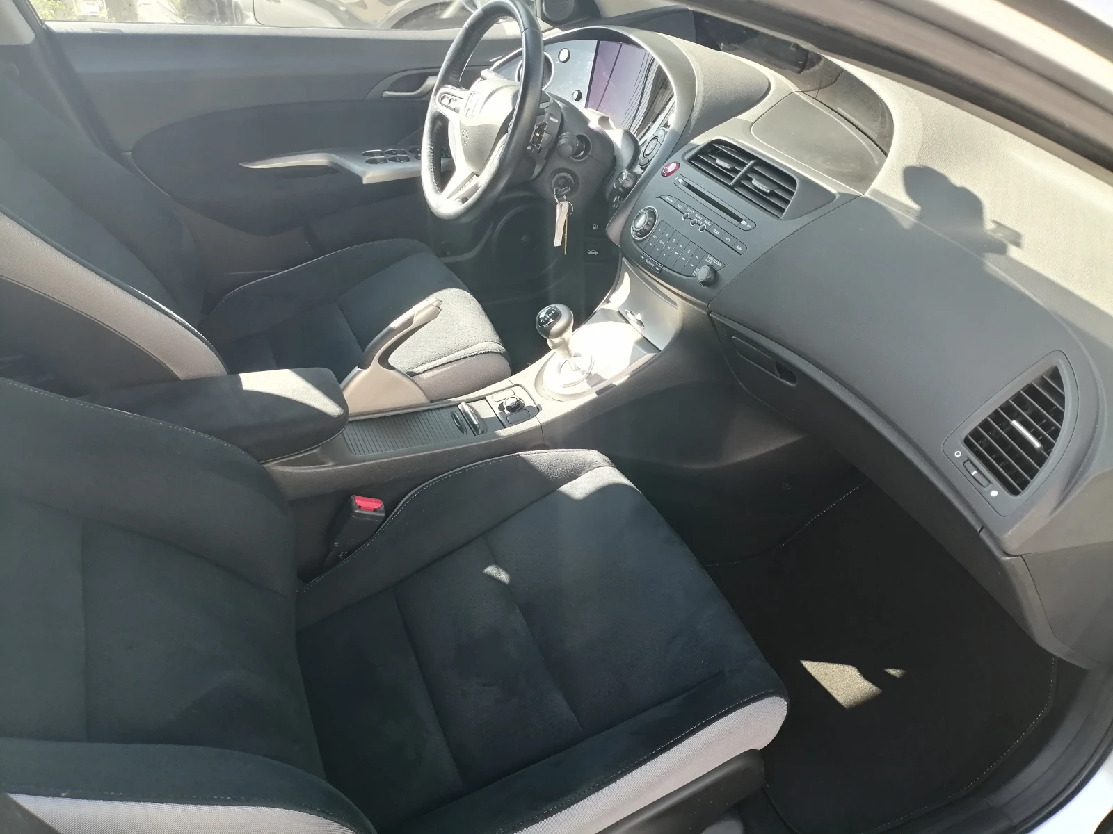 Honda Civic 1.8 I-VTEC AUTOMATIC - изображение 8