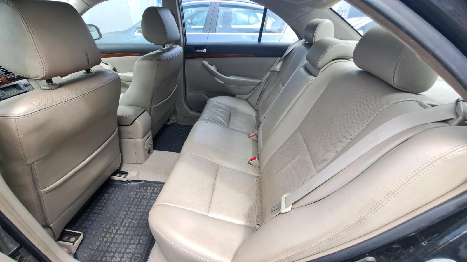 Toyota Avensis  - изображение 8
