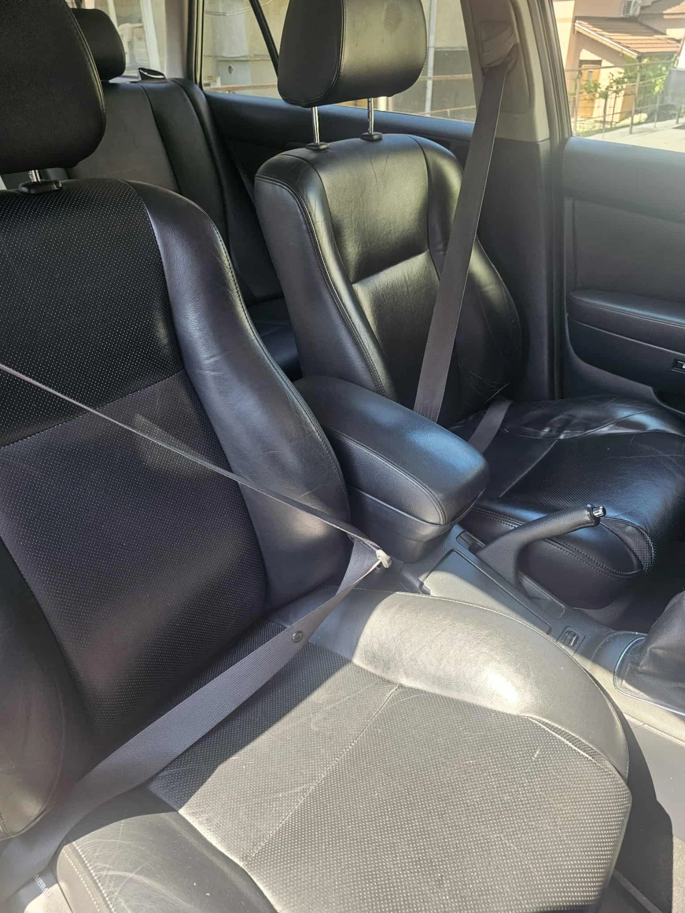 Toyota Avensis 2.2 d-cat 177 - изображение 8