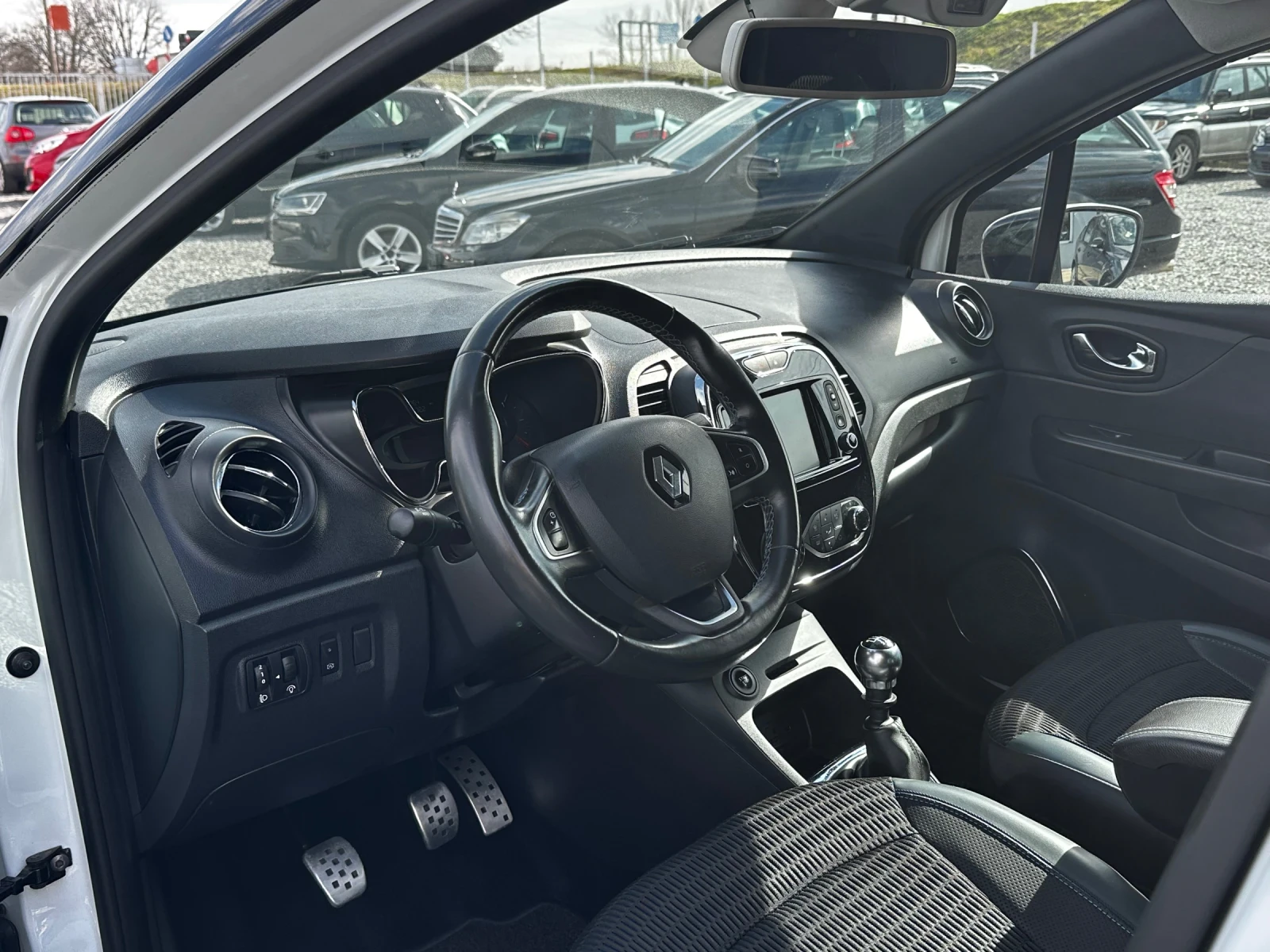 Renault Captur 1.2 TCe EVRO 6 - изображение 8