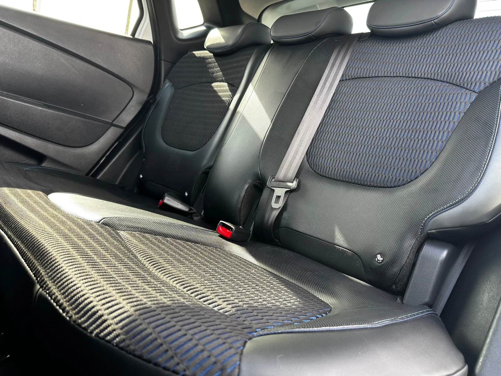 Renault Captur 1.2 TCe EVRO 6 - изображение 10