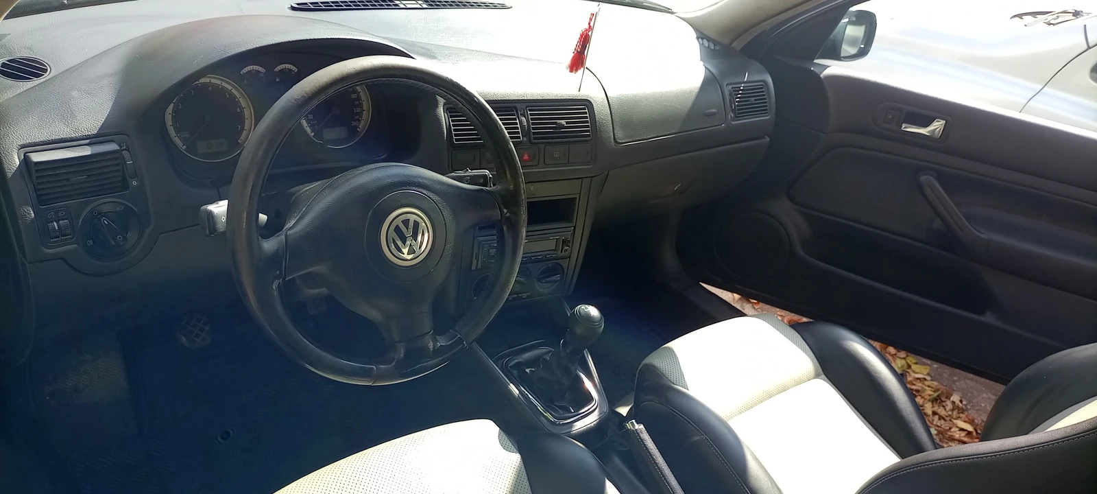 VW Golf 1.6 16V, снимка 8 - Автомобили и джипове - 53897102