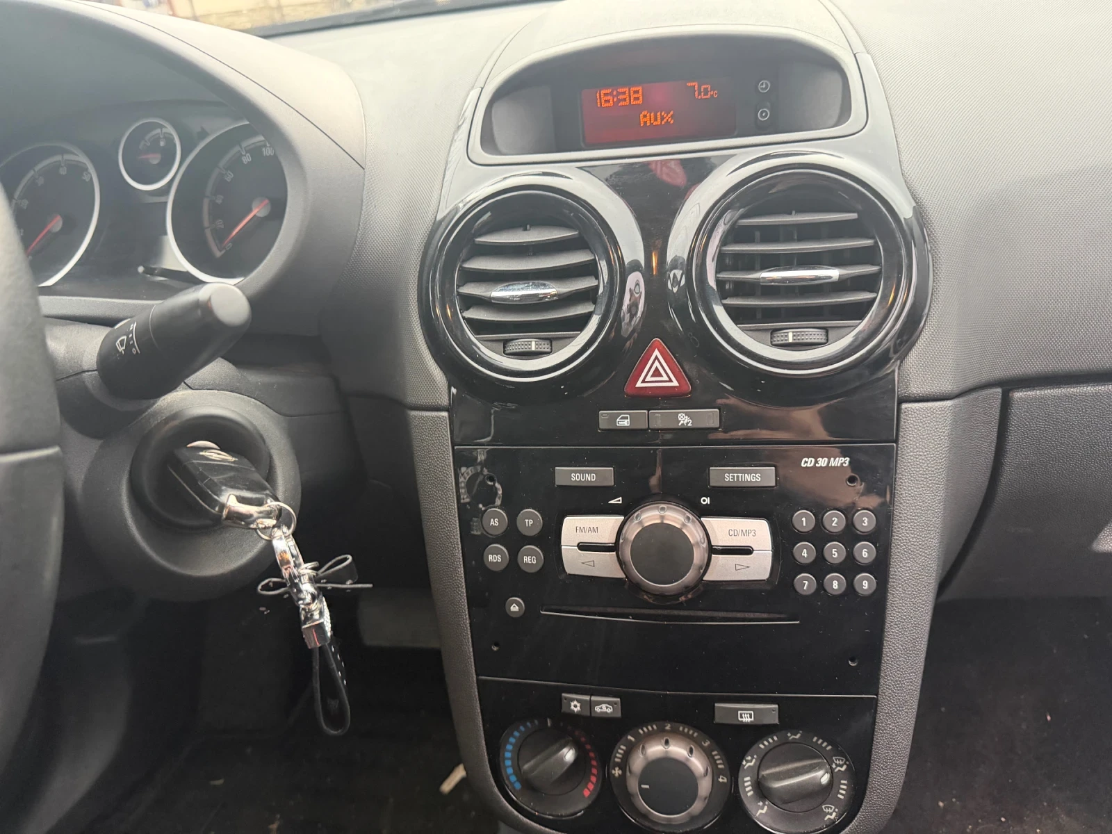 Opel Corsa, снимка 13 - Автомобили и джипове - 53912670