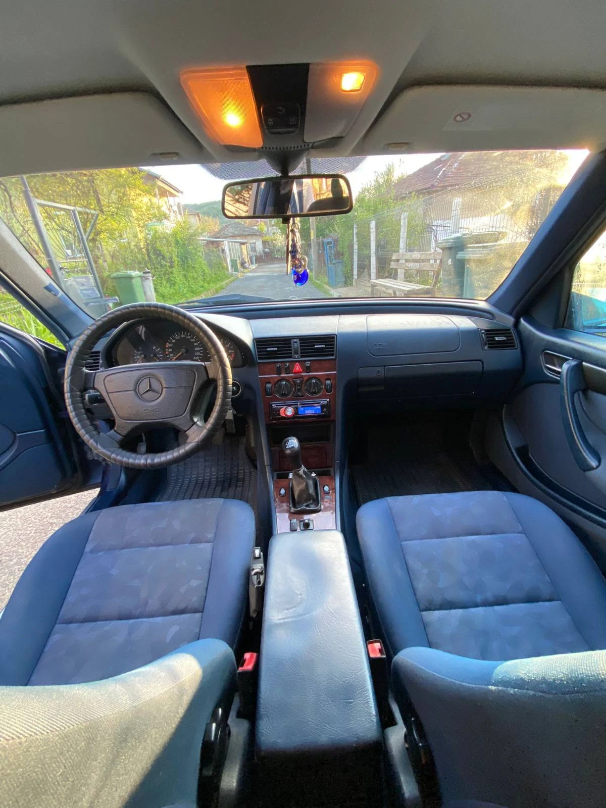 Mercedes-Benz C 180, снимка 9 - Автомобили и джипове - 53944694