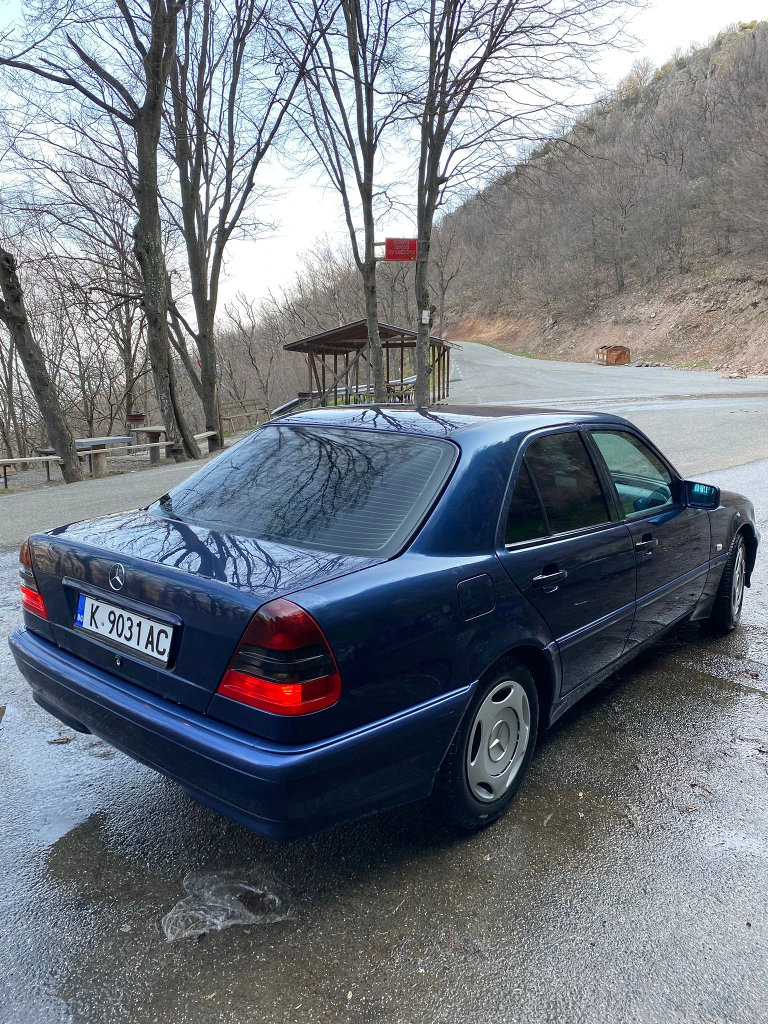 Mercedes-Benz C 180, снимка 4 - Автомобили и джипове - 53944694