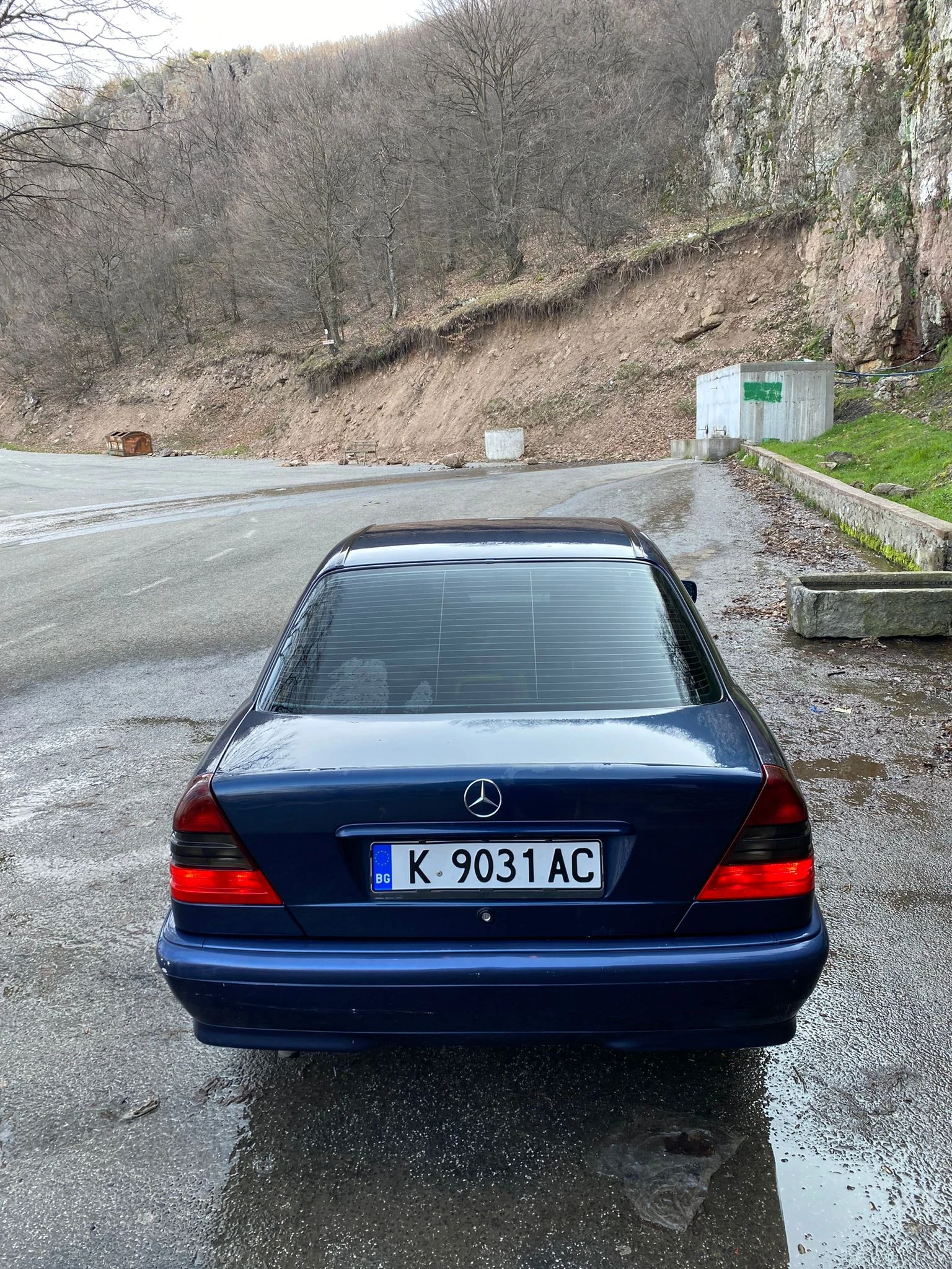 Mercedes-Benz C 180, снимка 2 - Автомобили и джипове - 53944694