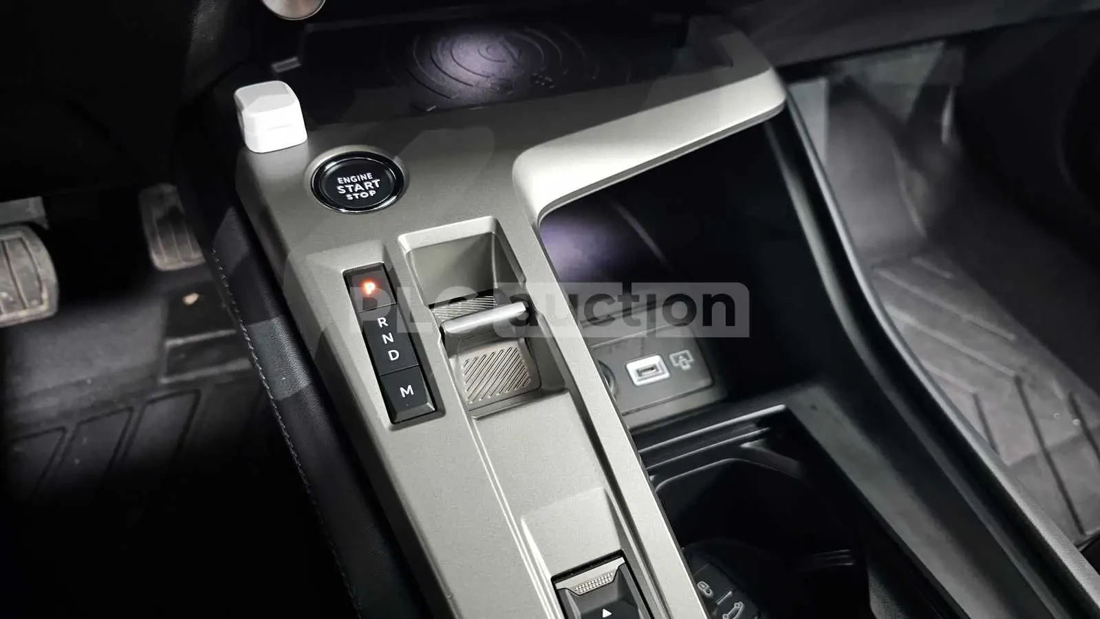 Peugeot 408 КОЖА/ПОДГРЕВ/360/ОТ 320 ЕВРО НА МЕСЕЦ, снимка 8 - Автомобили и джипове - 54090947