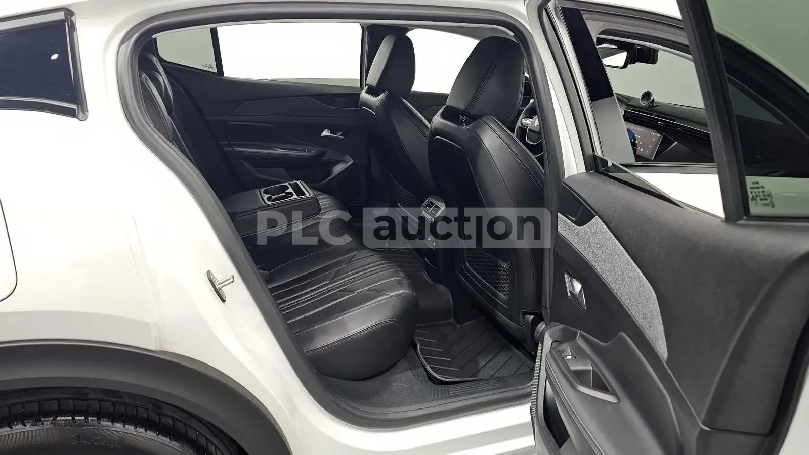 Peugeot 408 КОЖА/ПОДГРЕВ/360/ОТ 320 ЕВРО НА МЕСЕЦ, снимка 10 - Автомобили и джипове - 54090947