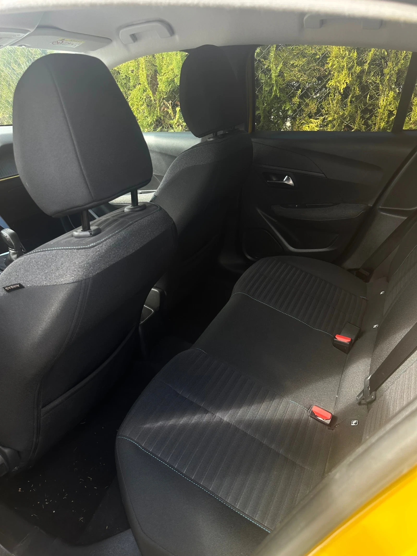 Peugeot 208 Style 1.2, снимка 3 - Автомобили и джипове - 54138252