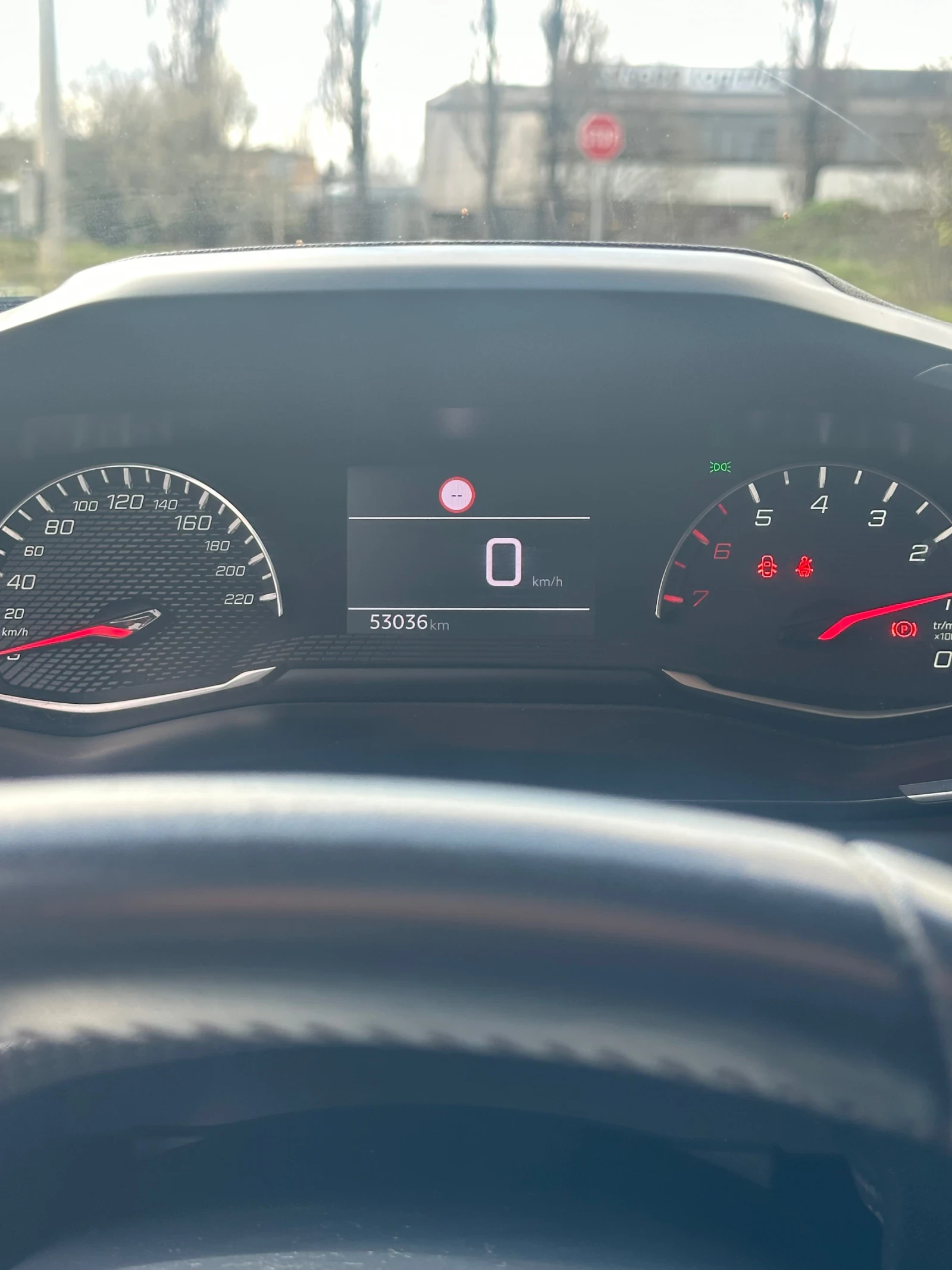 Peugeot 208 Style 1.2, снимка 9 - Автомобили и джипове - 54138252