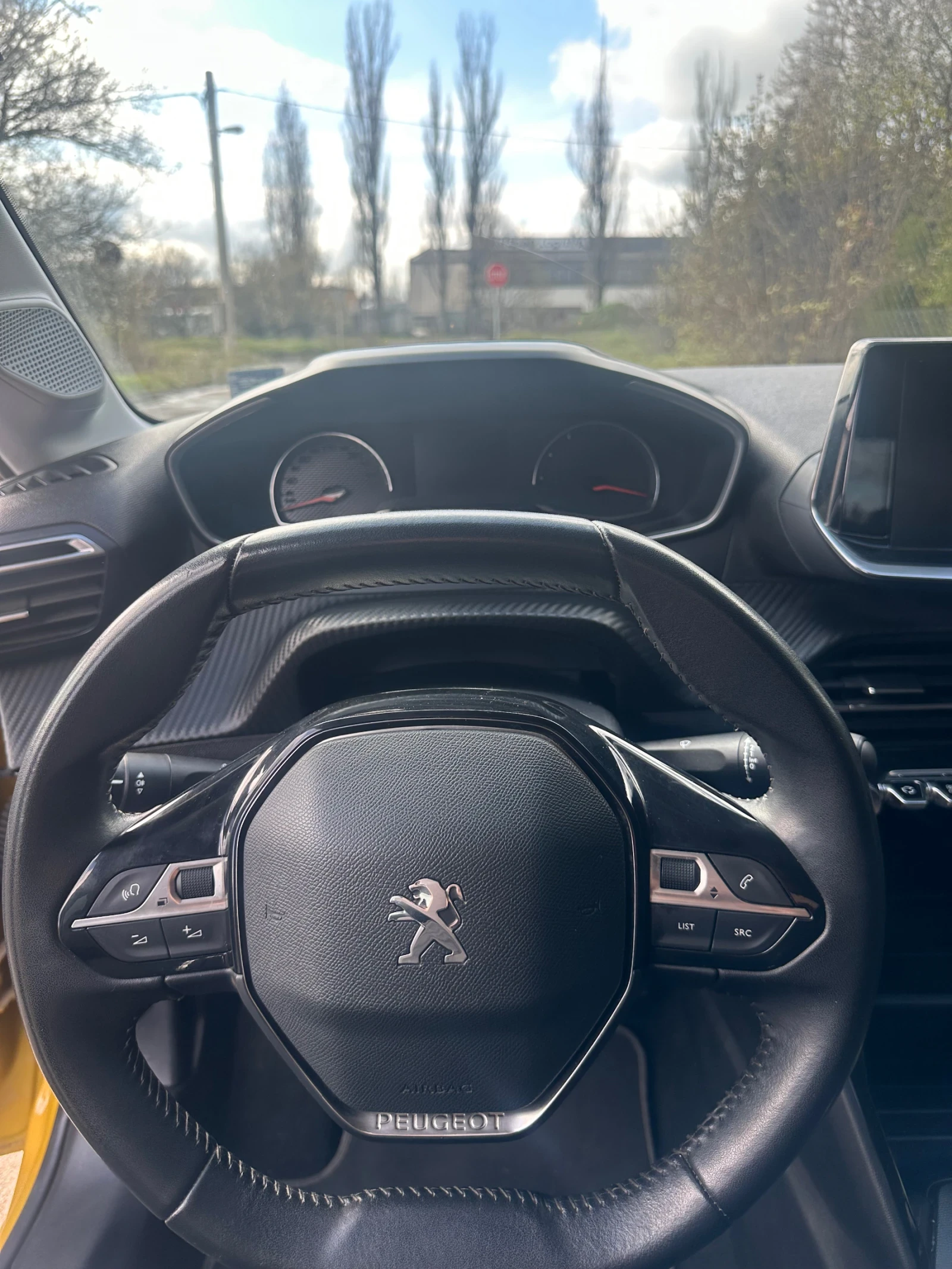 Peugeot 208 Style 1.2, снимка 5 - Автомобили и джипове - 54138252