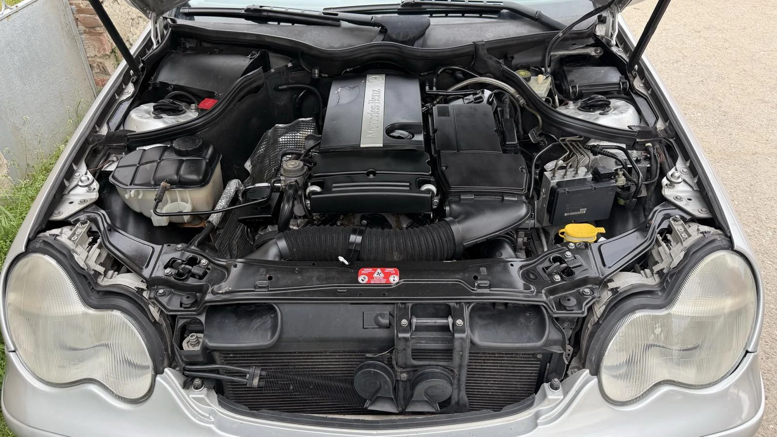 Mercedes-Benz C 180 Kompressor, снимка 12 - Автомобили и джипове - 54208778