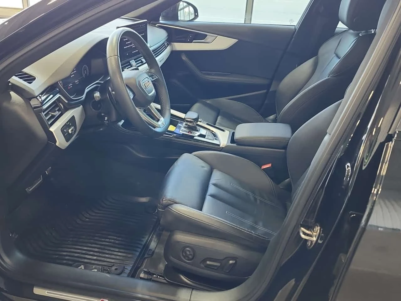 Audi A4 SLINE/TECHNIK/CARFAХ/Дистроник/Подгрев/Обдух/+ ГУМ, снимка 6 - Автомобили и джипове - 54512398