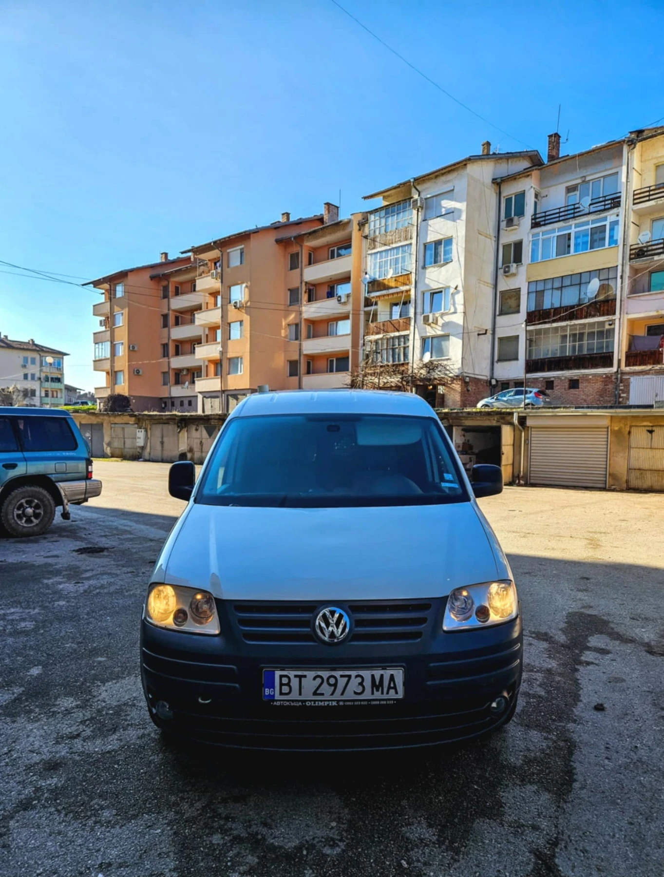 VW Caddy Товарен, снимка 2 - Автомобили и джипове - 54948519