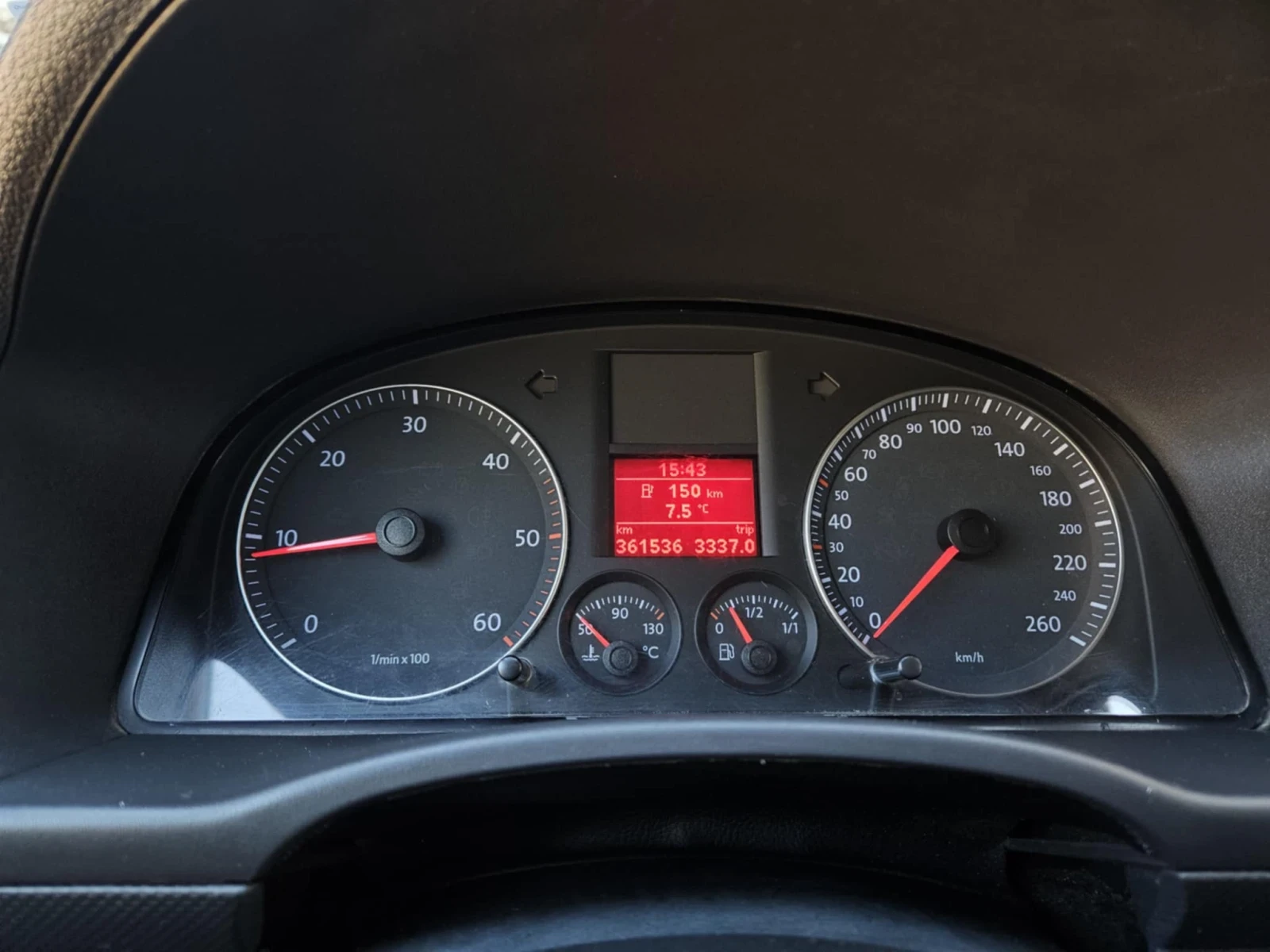 VW Caddy Товарен, снимка 7 - Автомобили и джипове - 54948519