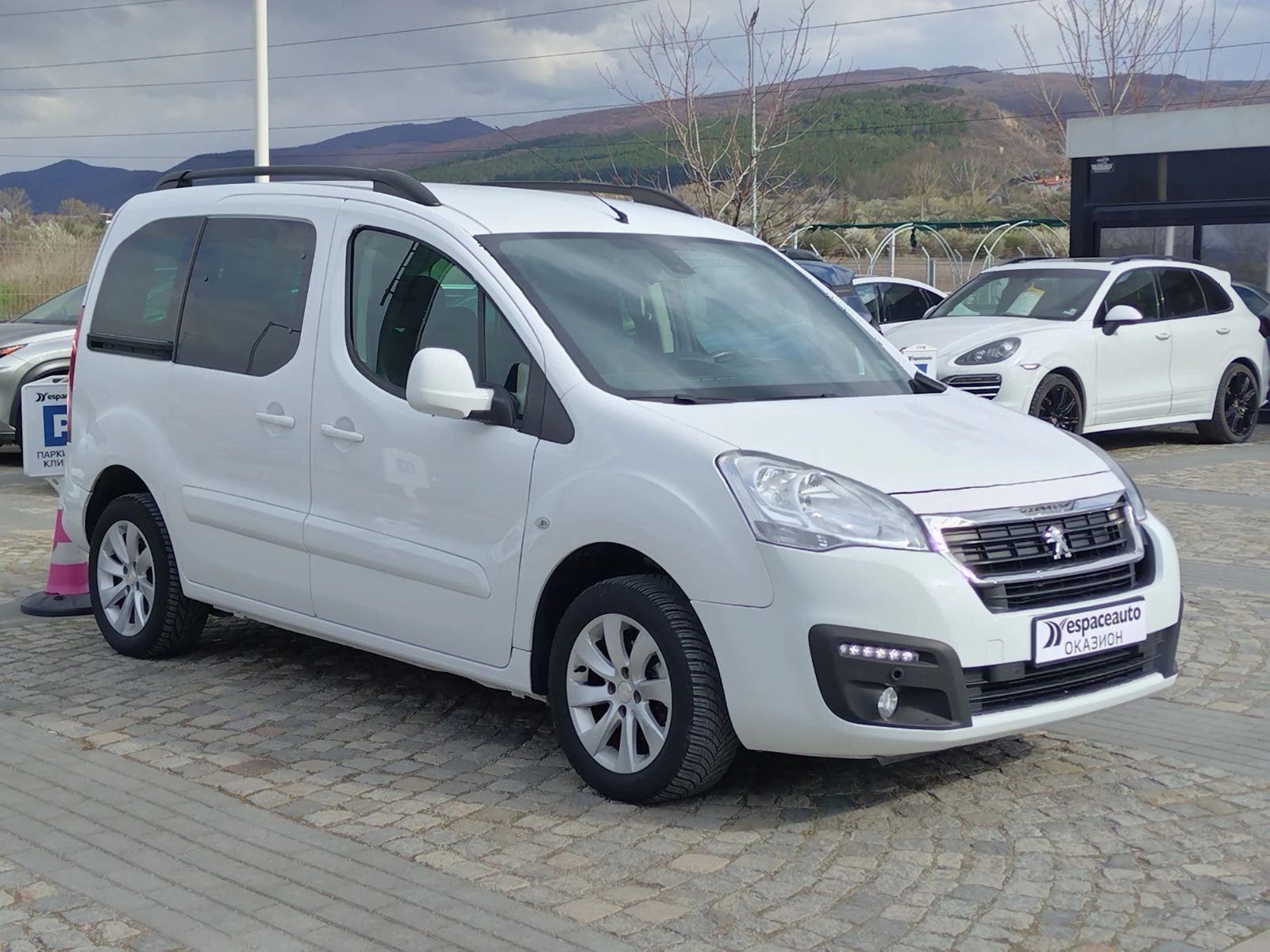Peugeot Partner 1.6 HDI/120к.с., снимка 3 - Автомобили и джипове - 55035015