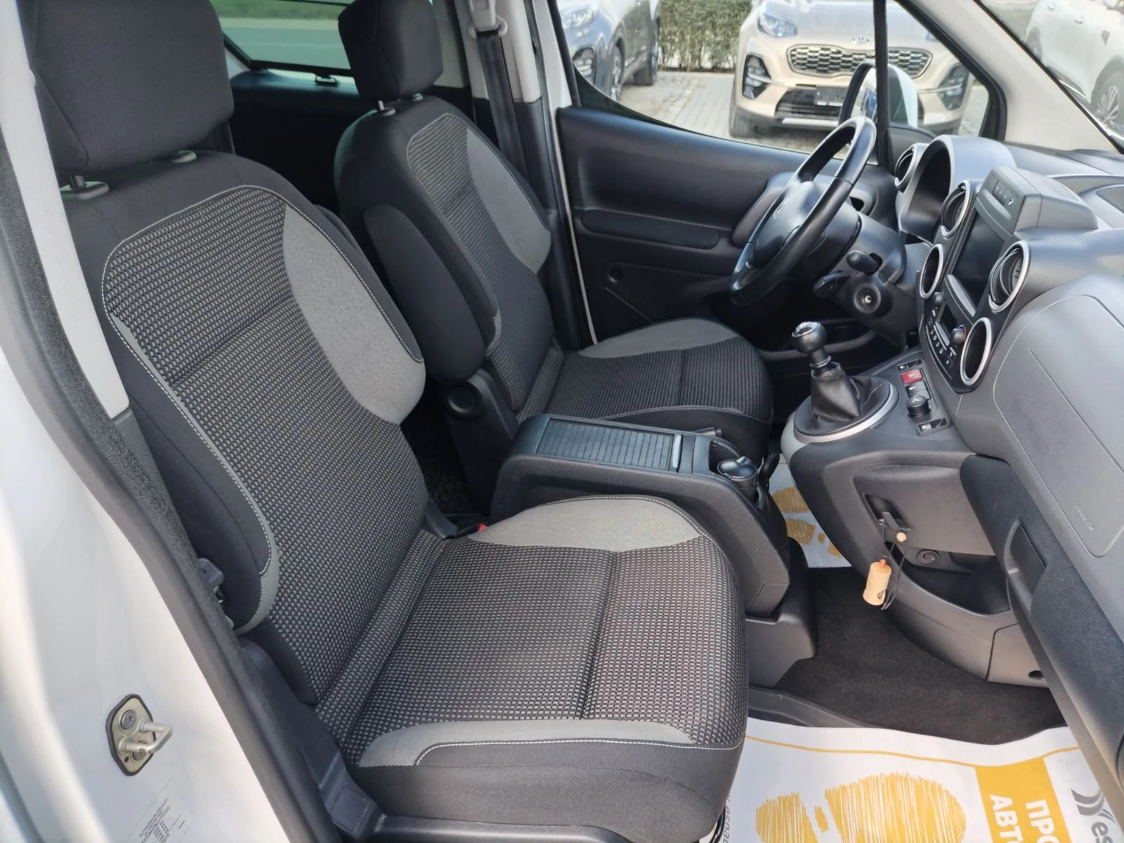 Peugeot Partner 1.6 HDI/120к.с., снимка 14 - Автомобили и джипове - 55035015