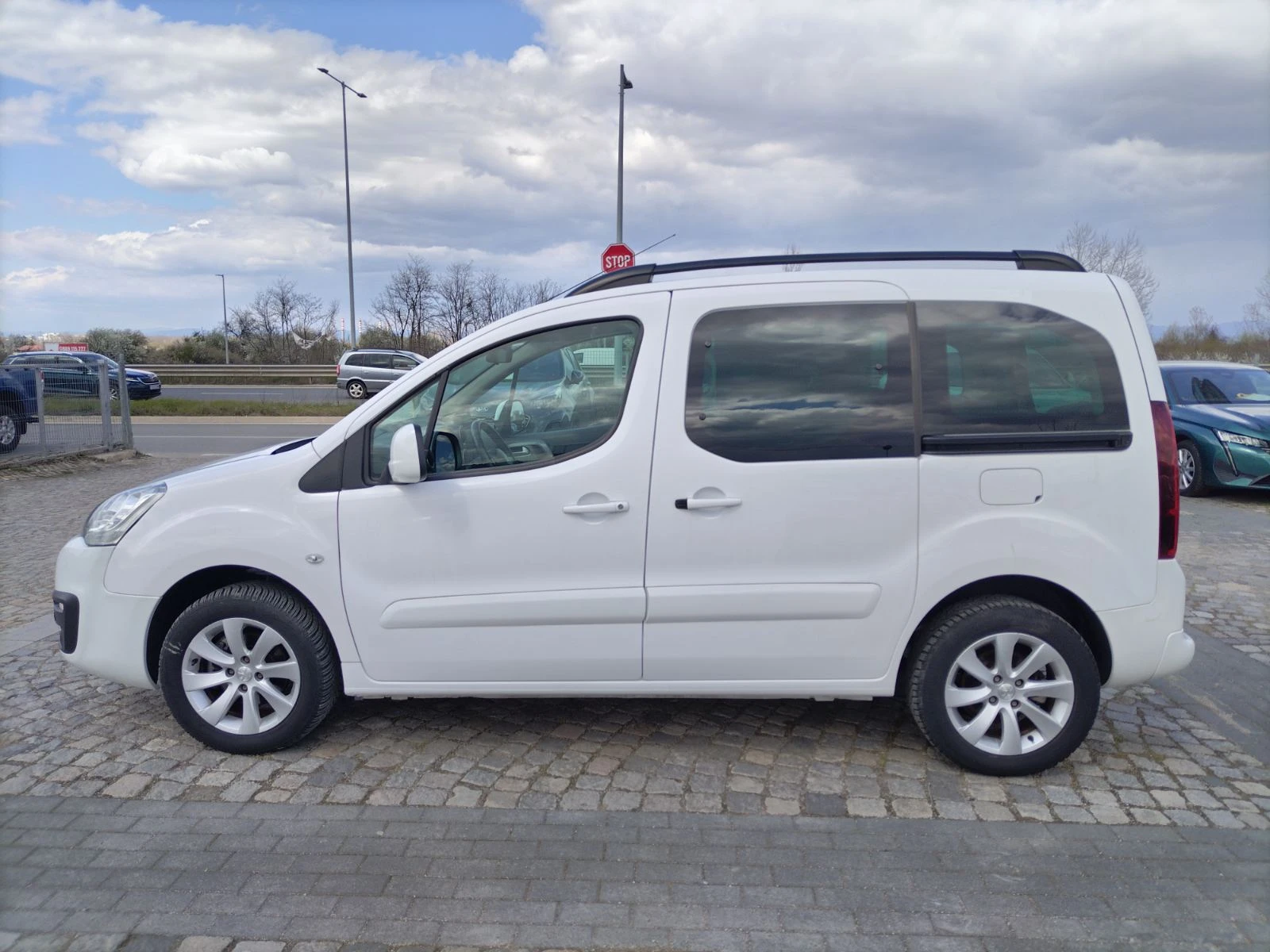 Peugeot Partner 1.6 HDI/120к.с., снимка 7 - Автомобили и джипове - 55035015