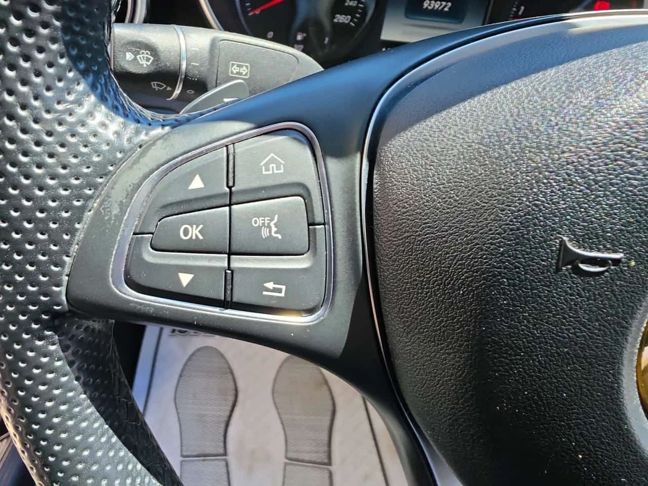 Mercedes-Benz C 300 * CARFAX * ЦЕНА ДО БГ, снимка 17 - Автомобили и джипове - 55036875