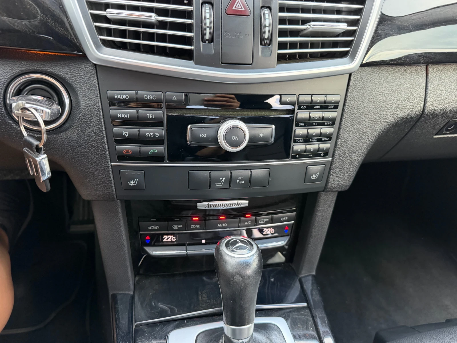 Mercedes-Benz E 220, снимка 15 - Автомобили и джипове - 55124367