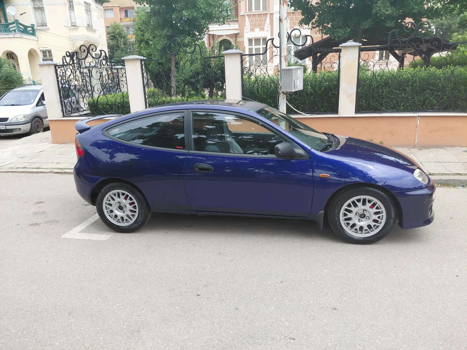 Mazda 323, снимка 4 - Автомобили и джипове - 55303891