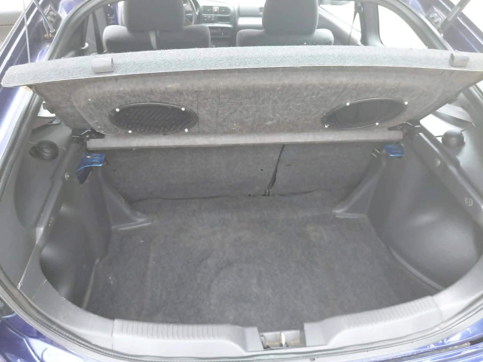Mazda 323, снимка 9 - Автомобили и джипове - 55303891
