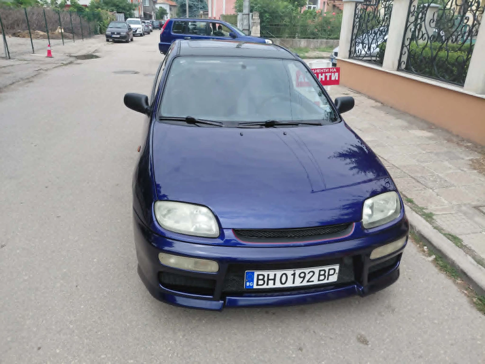 Mazda 323, снимка 2 - Автомобили и джипове - 55303891