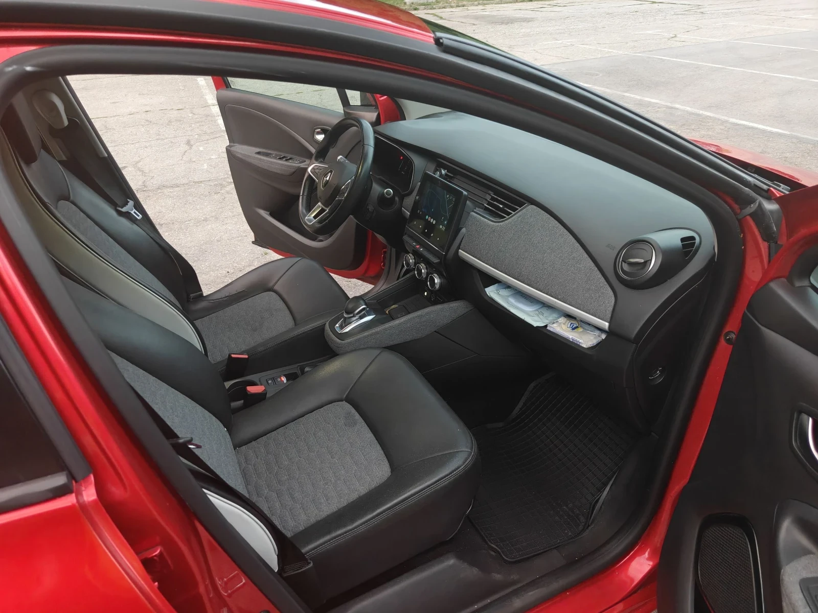 Renault Zoe R135 CCS, снимка 10 - Автомобили и джипове - 55325220