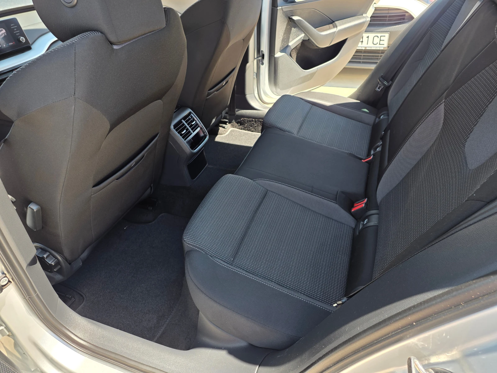 Skoda Octavia С Гаранция 2.0TDI-А/Т, снимка 12 - Автомобили и джипове - 55528151
