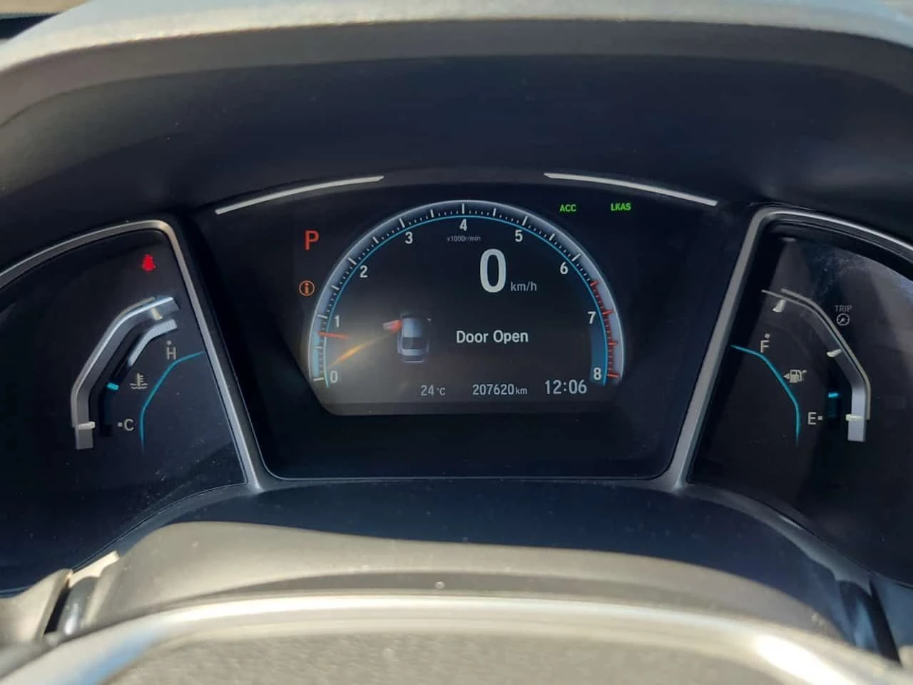 Honda Civic TOURING/CARFAX/Ленти/ШИБЕДАХ/Подгрев, снимка 9 - Автомобили и джипове - 55570015