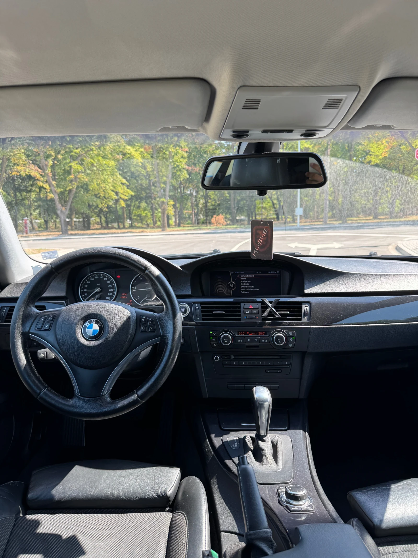 BMW 320 xDrive Автомат, снимка 8 - Автомобили и джипове - 55942083