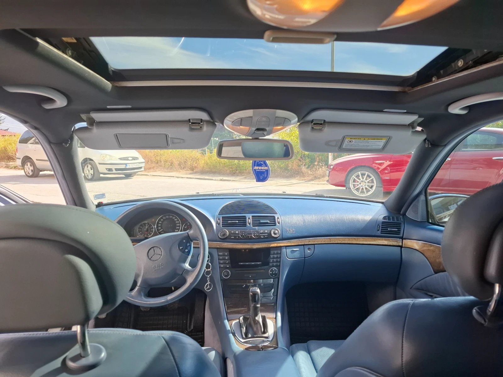 Mercedes-Benz E 220, снимка 6 - Автомобили и джипове - 56403718