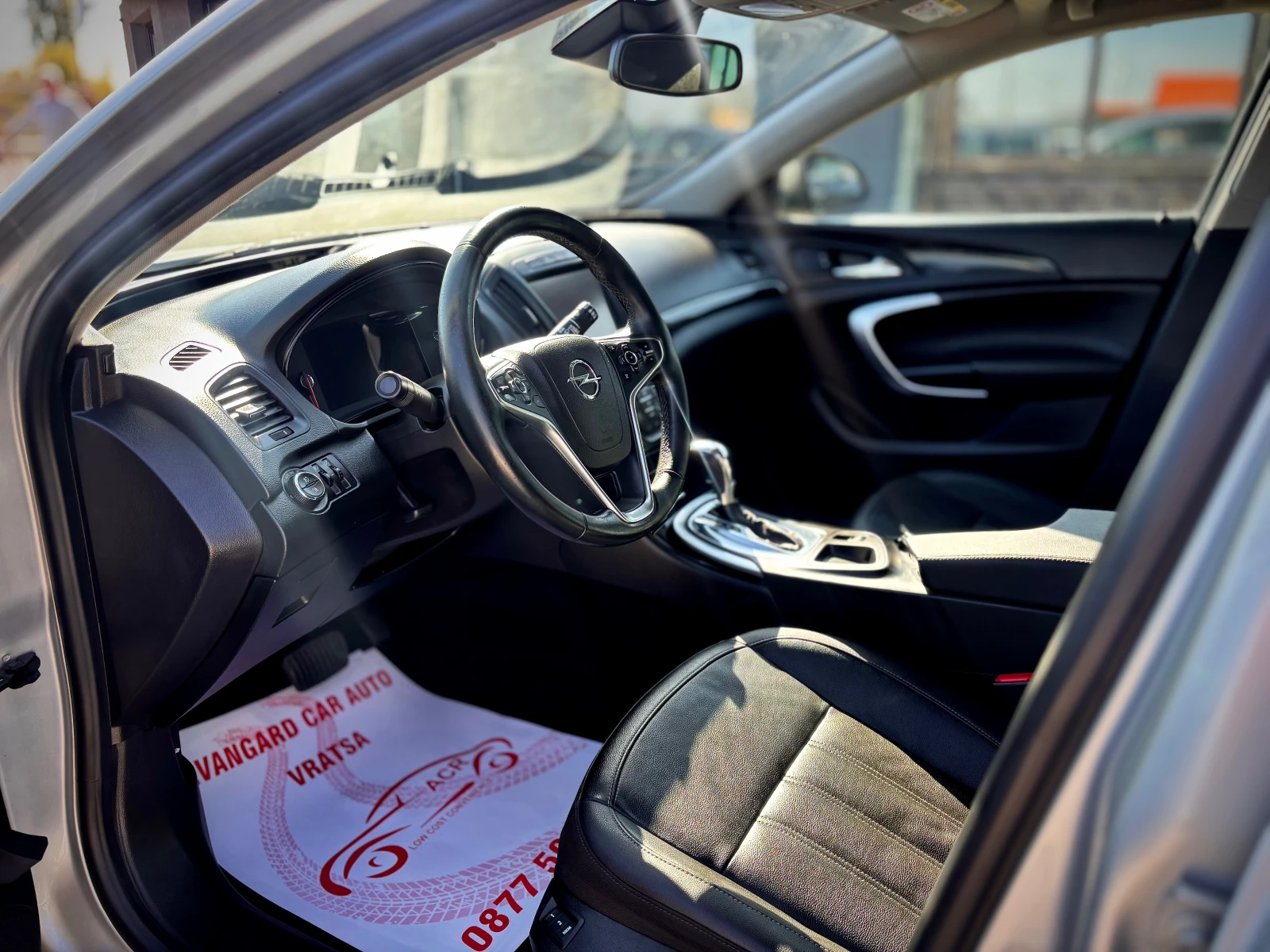 Opel Insignia Sports Tourer, снимка 9 - Автомобили и джипове - 56597464