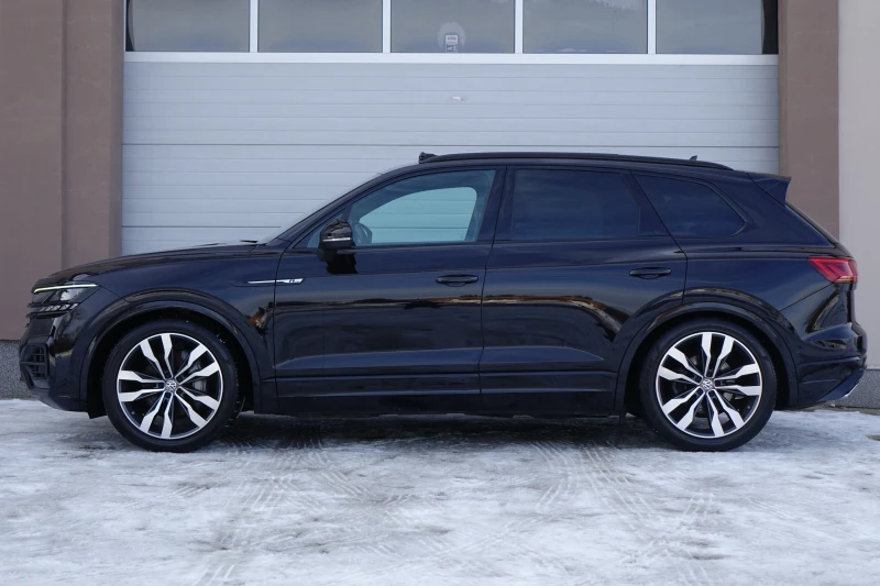 VW Touareg R-LINE* IQ HD MATRIX LIGHTS* NIGHT VISION* MAX FUL, снимка 3 - Автомобили и джипове - 48756885